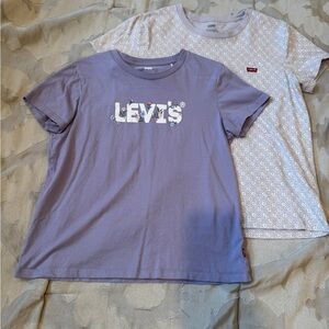 Levi's women’s Purple and White T-Shirt Set